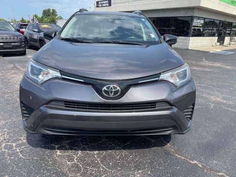 Used 2017 Toyota RAV4 LE AWD/4WD image 2