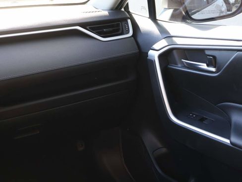 Used 2021 Toyota RAV4 XLE w/ Carpet Mat Package (TMS) image 17