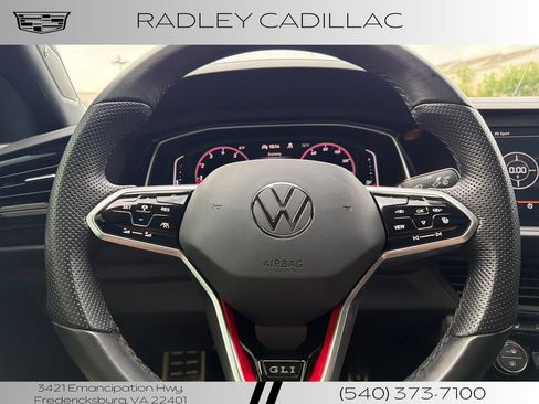 Used 2024 Volkswagen Jetta GLI Autobahn FWD image 5