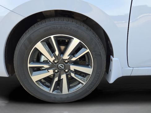 New 2025 Nissan Versa SV image 9