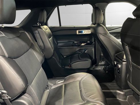 Used 2023 Ford Explorer ST w/ Technology Package image 18