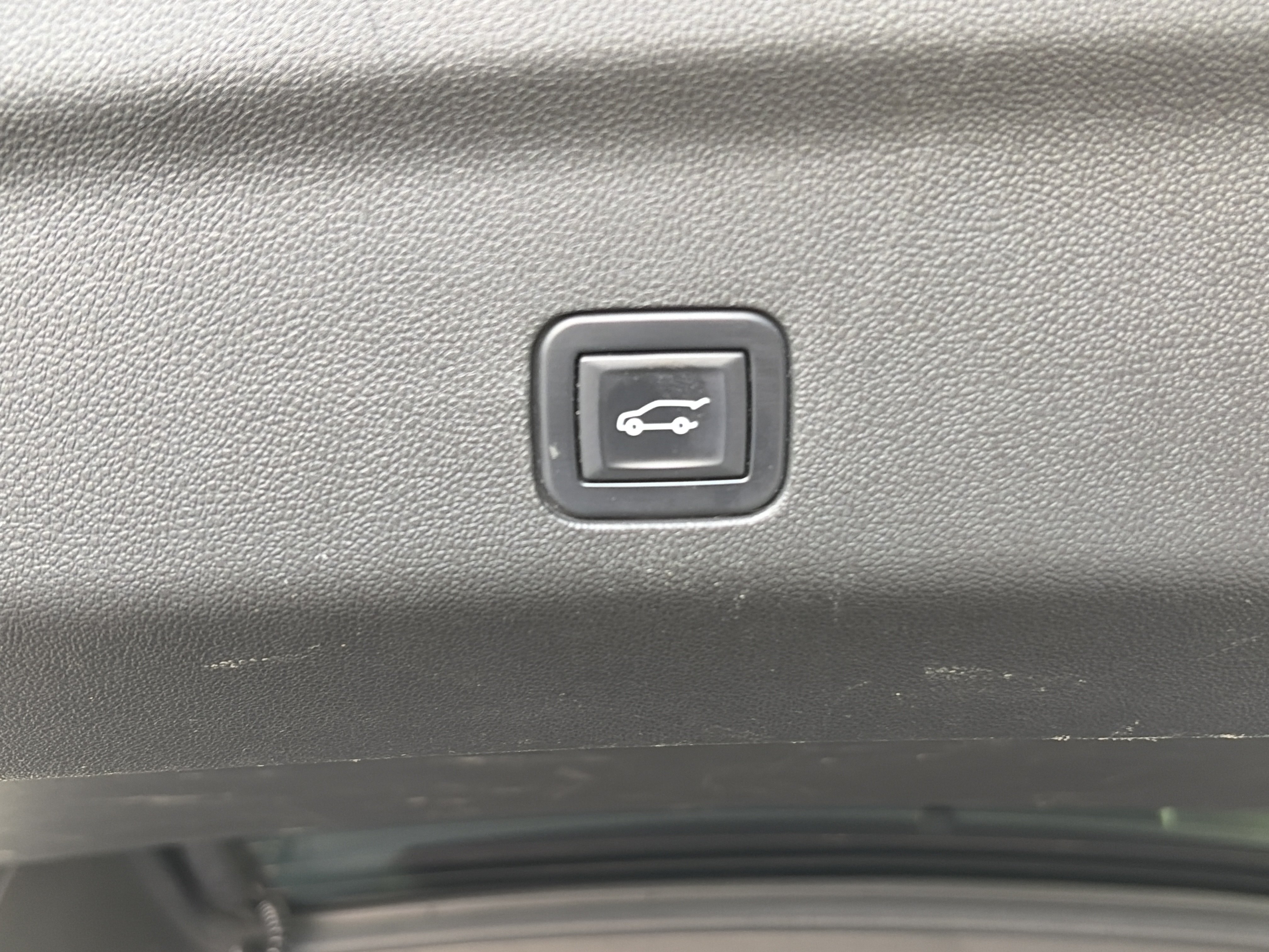 Used 2022 GMC Yukon SLT AWD/4WD image 16