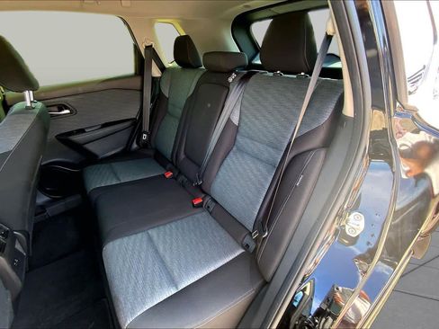 Used 2023 Nissan Rogue SV FWD image 19