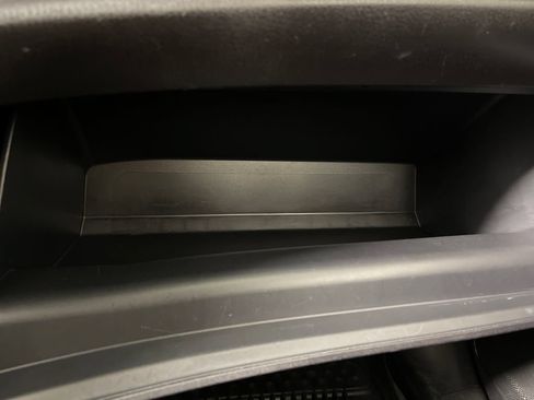 Used 2019 Toyota Highlander LE FWD image 25