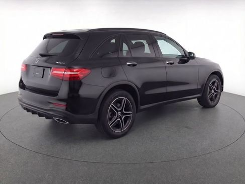Used 2022 Mercedes-Benz GLC 300 4MATIC image 4