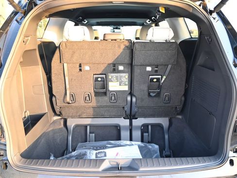 Used 2025 Toyota Sienna XSE image 37