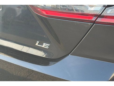 Used 2025 Toyota Camry LE image 7