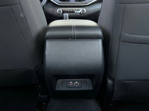 Used 2025 Nissan Altima 2.5 SV image 13