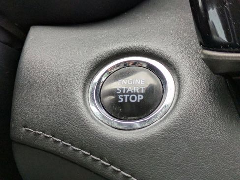 Used 2023 Toyota Highlander L image 29