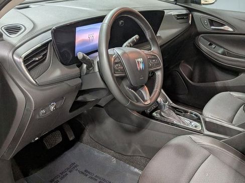 Used 2025 Buick Encore GX Preferred FWD image 11