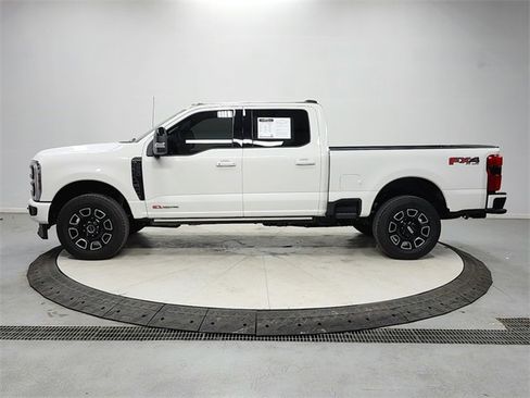 Used 2025 Ford F250 Platinum image 4
