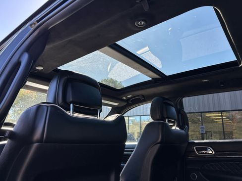 Used 2020 Jeep Grand Cherokee Summit image 32