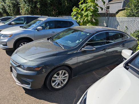 Used 2016 Chevrolet Malibu LT FWD image 2