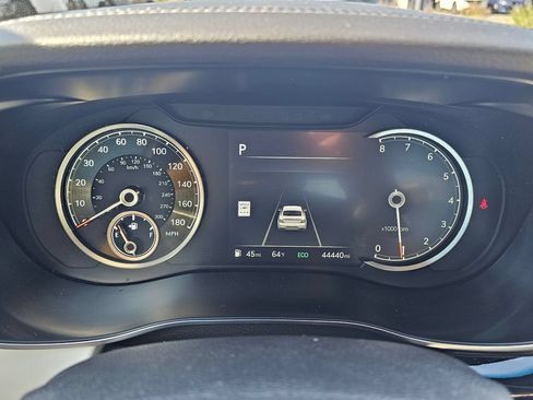 Used 2025 Genesis G70 2.5T AWD/4WD image 20