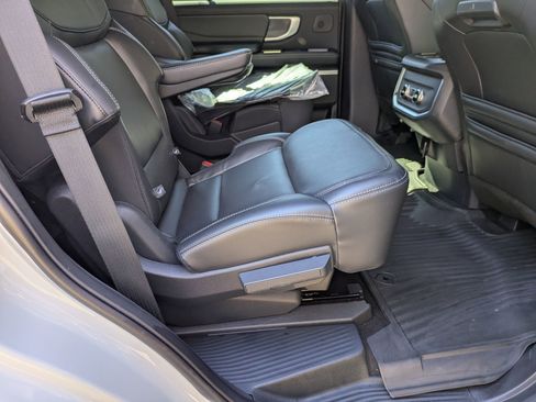 Certified 2025 Ford Expedition Platinum w/ Stealth Performance Package image 39
