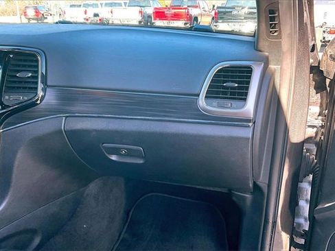 Used 2019 Jeep Grand Cherokee Limited w/ Trailer Tow Group IV image 26