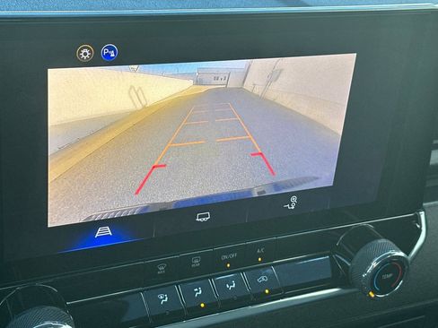 Used 2025 Chevrolet Colorado W/T image 17