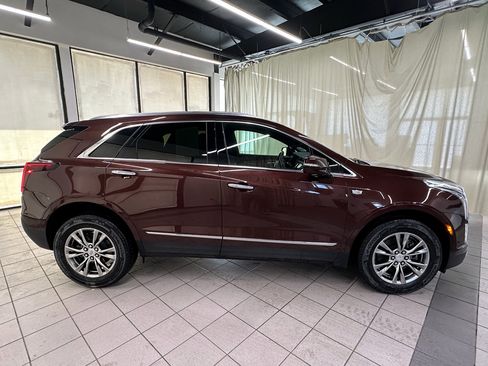 Used 2023 Cadillac XT5 Premium Luxury w/ Technology Package AWD/4WD image 3