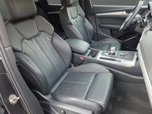 Used 2020 Audi Q5 2.0T Premium w/ Titanium Sport Package image 18