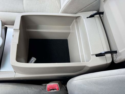 Used 2013 Toyota Highlander Plus image 40