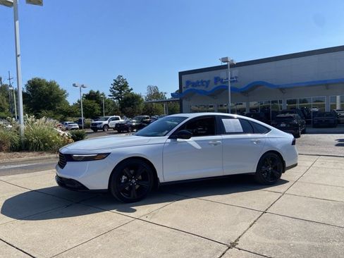 Used 2023 Honda Accord Sport image 6