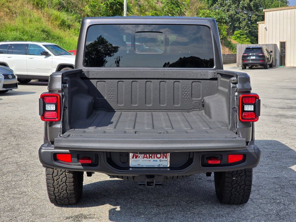 New 2026 Jeep Gladiator Rubicon w/ Technology Group AWD/4WD image 13