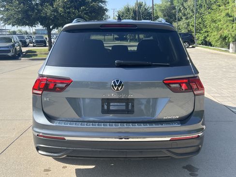 Certified 2023 Volkswagen Tiguan SE w/ Panoramic Sunroof Package FWD image 8