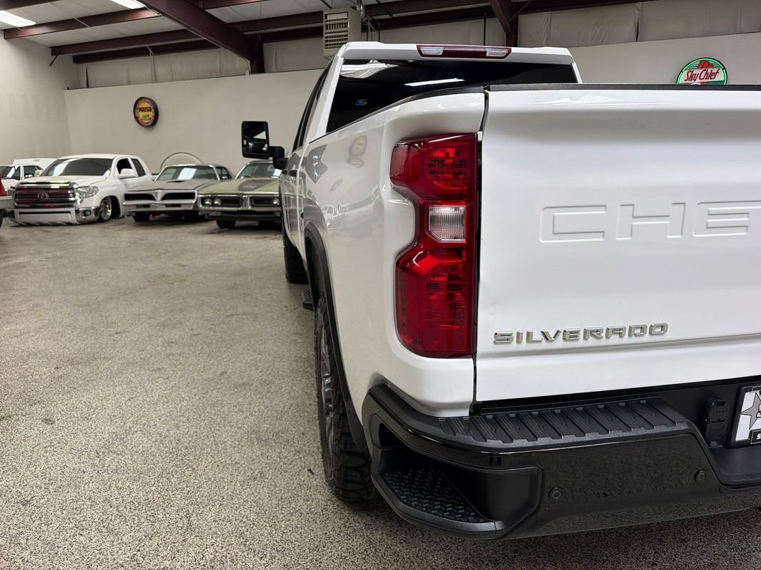 Used 2024 Chevrolet Silverado 2500 Custom w/ Custom Value Package AWD/4WD image 15