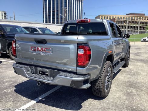 Used 2024 GMC Canyon Denali AWD/4WD image 5