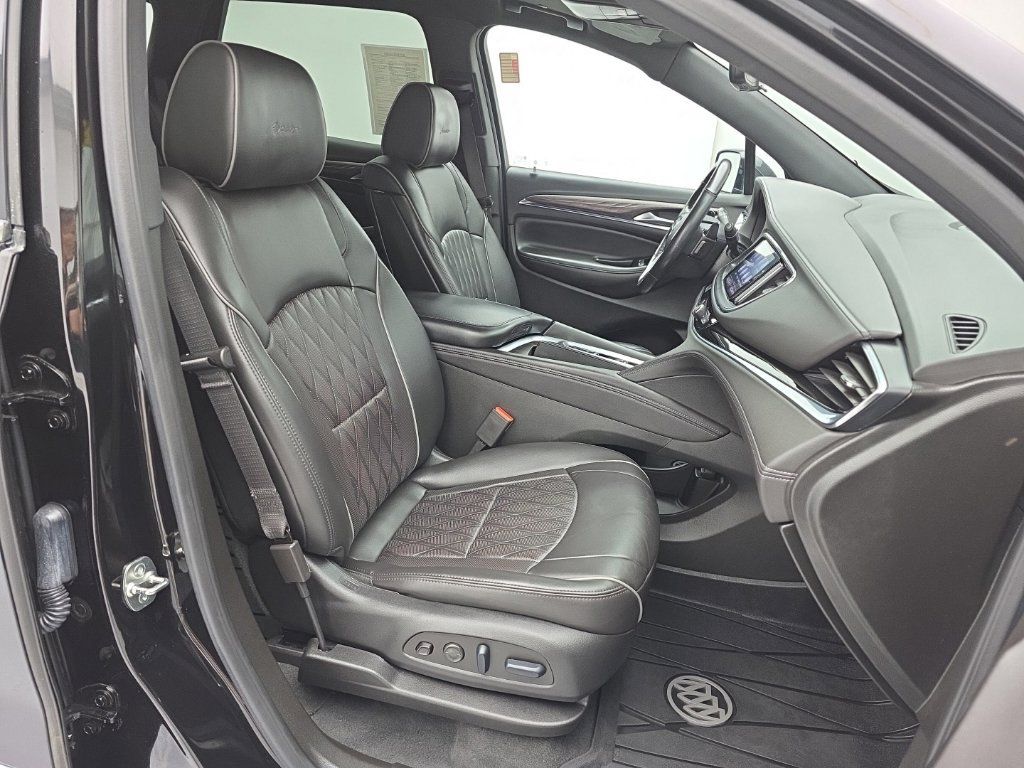 Used 2024 Buick Enclave Avenir w/ Avenir Technology Package AWD/4WD image 58
