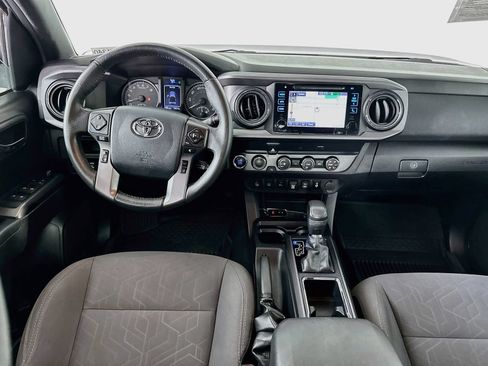 Used 2019 Toyota Tacoma TRD Off-Road w/ Technology Package AWD/4WD image 21