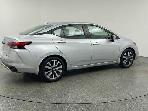 Used 2025 Nissan Versa SV image 9