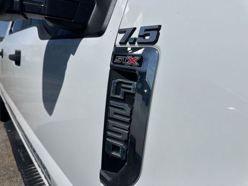 Used 2019 Ford F250 XL w/ STX Appearance Package AWD/4WD image 6