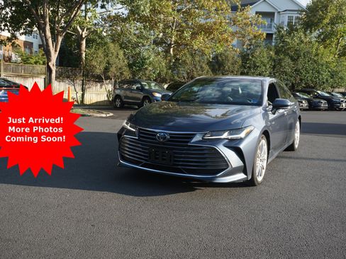 Used 2021 Toyota Avalon Limited w/ Advanced Safety Package FWD image 1
