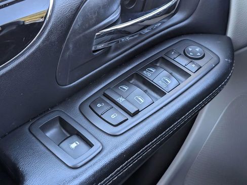 Used 2019 Dodge Grand Caravan SXT image 20