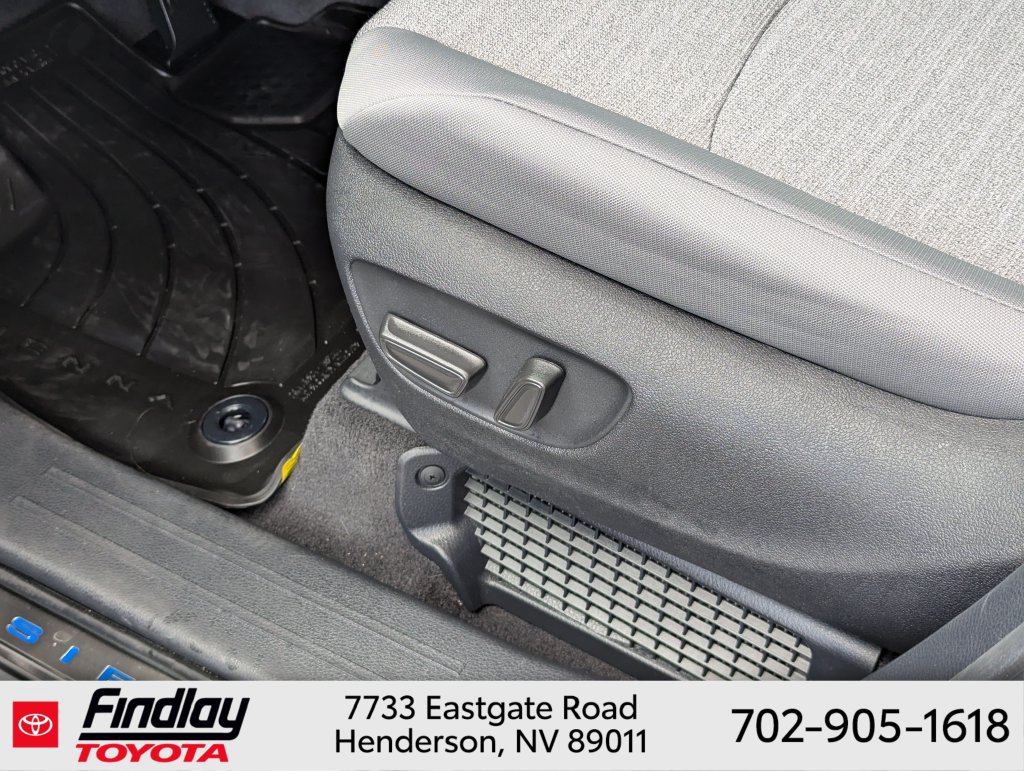 Certified 2026 Toyota Sienna LE FWD image 17