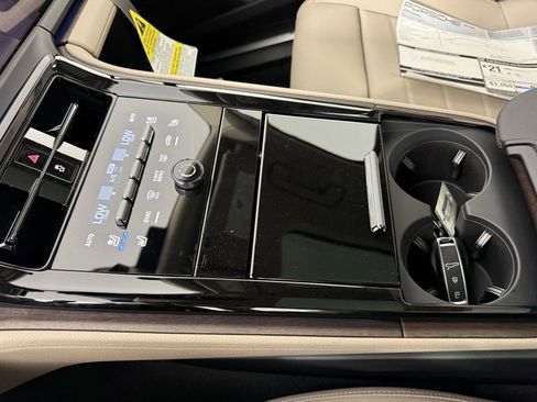 New 2025 Porsche Panamera image 28