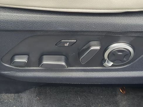 Used 2024 Hyundai Palisade Calligraphy image 19