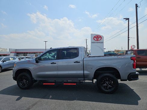 Used 2024 Chevrolet Silverado 1500 LT Trail Boss w/ Convenience Package II AWD/4WD image 2
