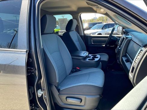 Used 2024 RAM 1500 Classic SLT AWD/4WD image 10