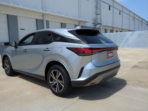 Used 2024 Lexus RX 350 FWD w/ Technology Package image 8