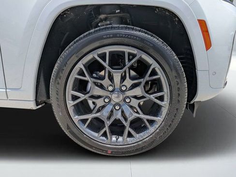 New 2026 Jeep Grand Cherokee Summit w/ Obsidian Package AWD/4WD image 10