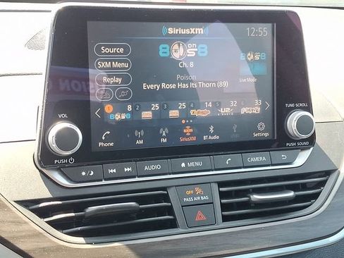 Used 2025 Nissan Altima 2.5 SV FWD image 13
