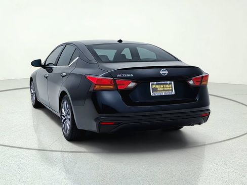 Used 2025 Nissan Altima 2.5 SV FWD image 6