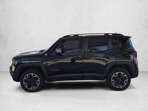 Used 2017 Jeep Renegade Trailhawk w/ Premium Trailhawk Package AWD/4WD image 8