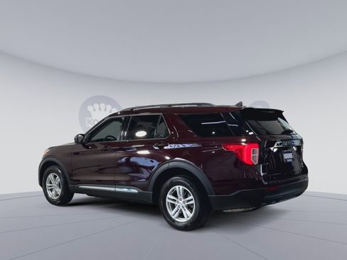 Used 2023 Ford Explorer XLT AWD/4WD image 8