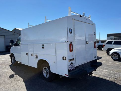 Used 2019 Chevrolet Express 3500 w/ Power Convenience Package image 7