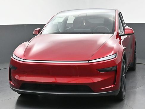 Used 2026 Tesla Model Y Long Range RWD image 6