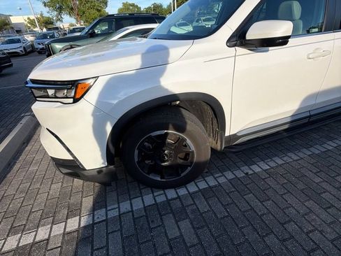 Used 2025 Honda Pilot EX-L image 15