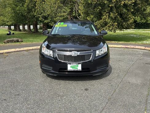 Used 2014 Chevrolet Cruze LT w/ Technology Package FWD image 3